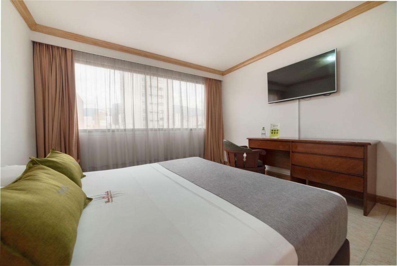 Ayenda 1235 Botero Hotel Medellin Exterior photo